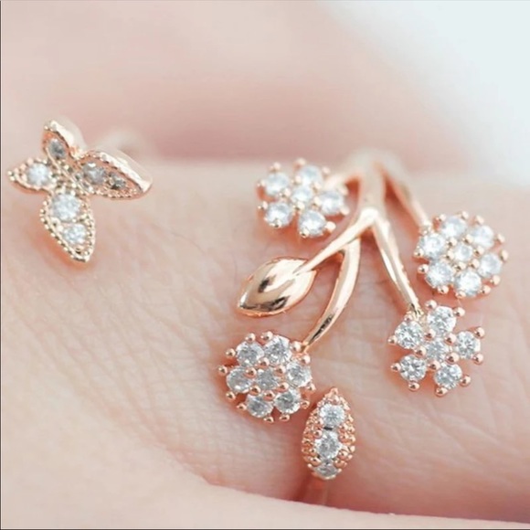 Rose Gold Butterfly Tree Leaf Crystal Floral Ring - Picture 3 of 4